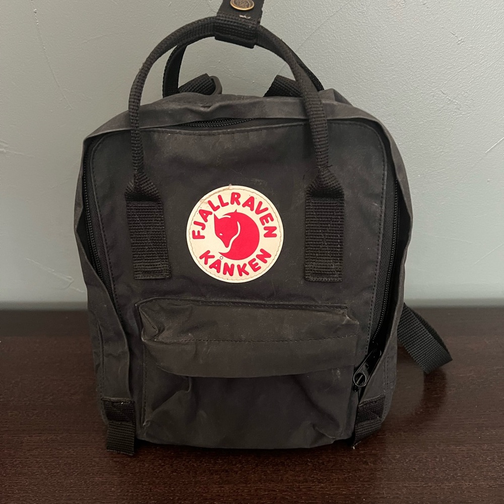 Fjallraven Kanken Mini Backpack Black Small
